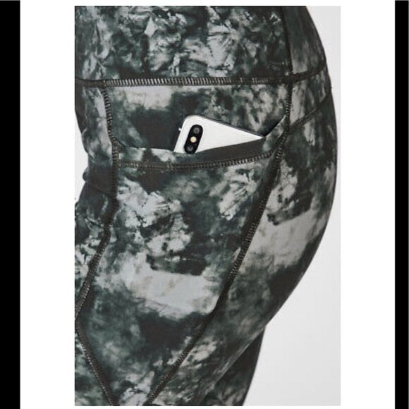 SWEATY BETTY Zero Gravity 7/8 Running Leggings In Green Tie Dye Print - Picture 13 of 14